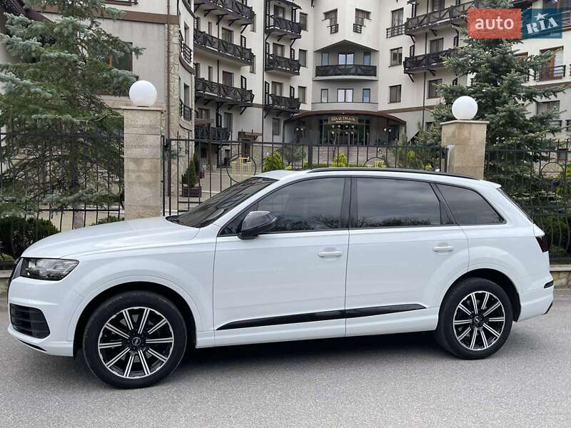 Позашляховик / Кросовер Audi Q7 2017 в Трускавці