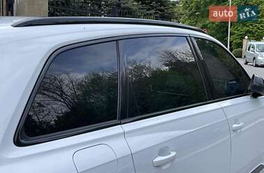 Внедорожник / Кроссовер Audi Q7 2017 в 