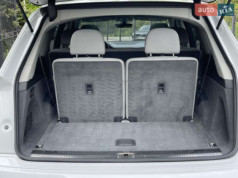 Позашляховик / Кросовер Audi Q7 2017 в Трускавці