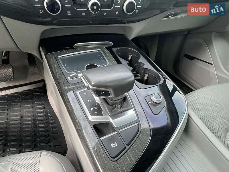 Позашляховик / Кросовер Audi Q7 2017 в Трускавці