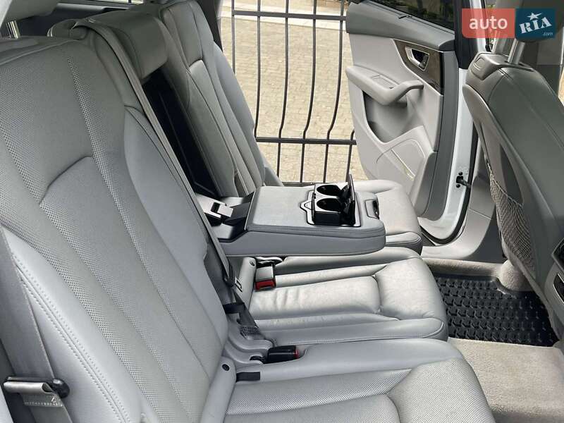 Позашляховик / Кросовер Audi Q7 2017 в Трускавці