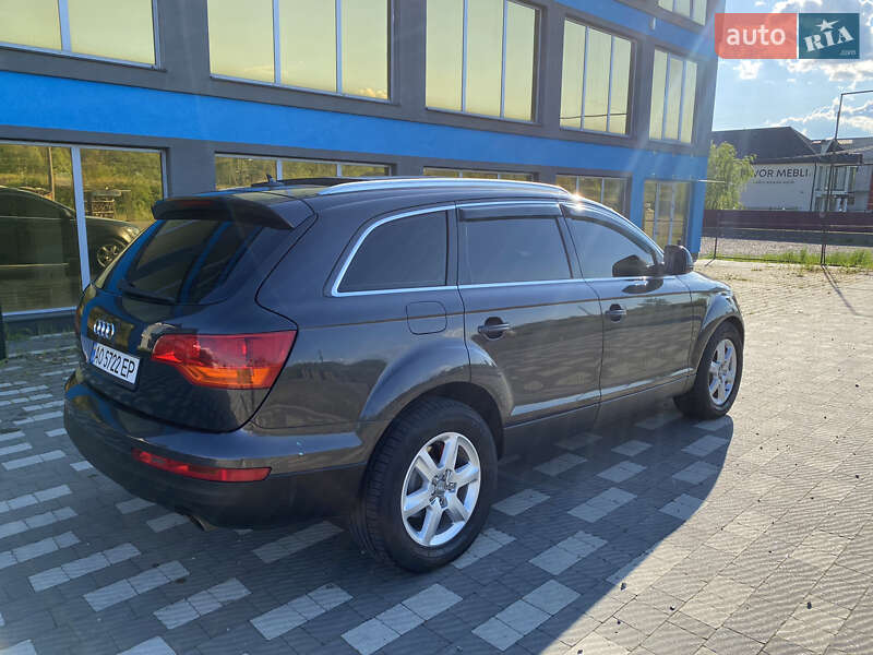 Внедорожник / Кроссовер Audi Q7 2007 в Тячеве