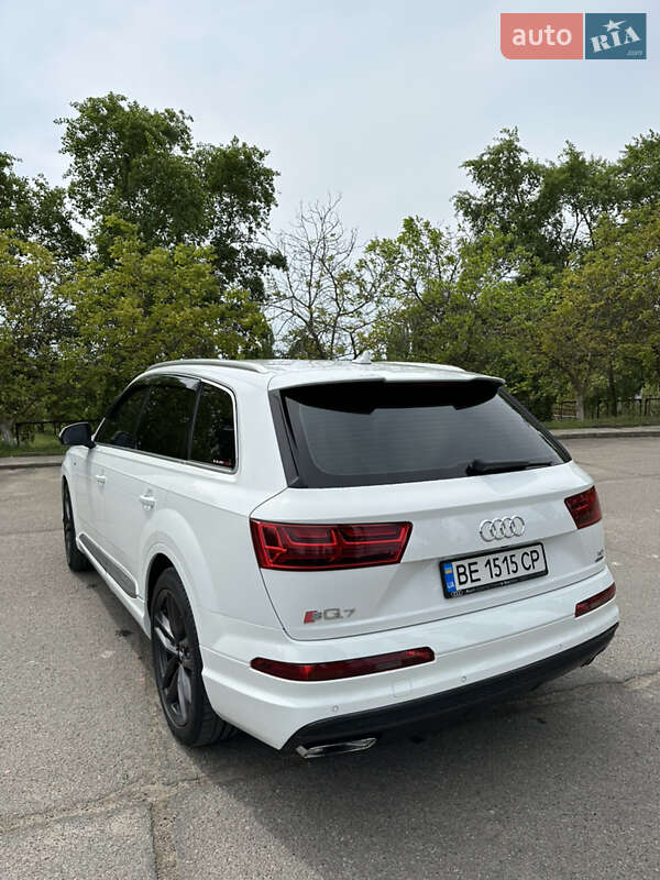 Позашляховик / Кросовер Audi Q7 2015 в Южноукраїнську
