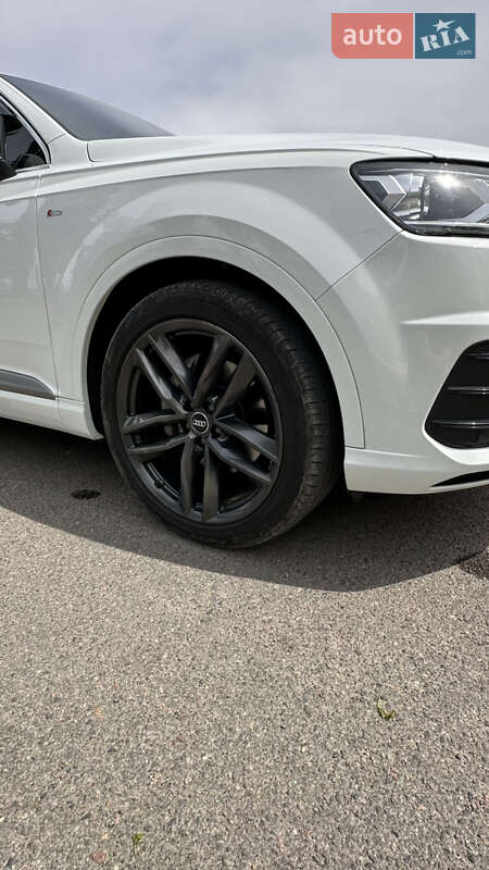 Позашляховик / Кросовер Audi Q7 2015 в Южноукраїнську