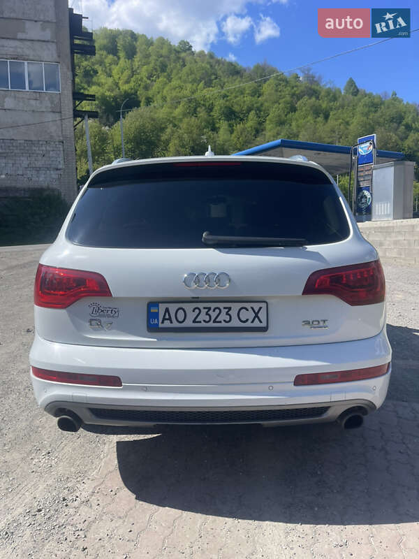 Позашляховик / Кросовер Audi Q7 2013 в Рахові