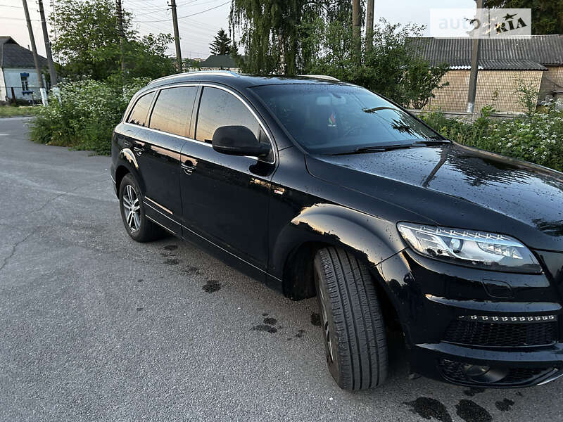 Позашляховик / Кросовер Audi Q7 2010 в Миронівці