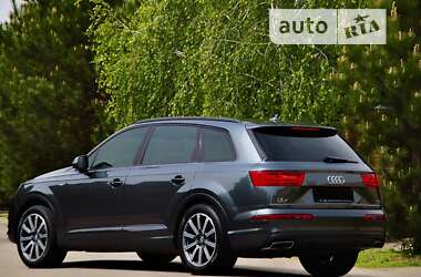 Внедорожник / Кроссовер Audi Q7 2017 в Днепре