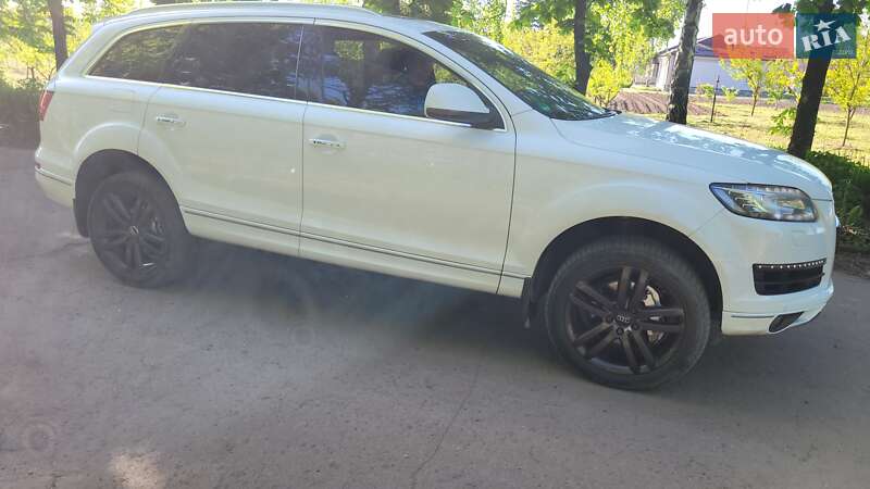 Внедорожник / Кроссовер Audi Q7 2013 в Сумах