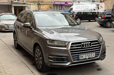 Внедорожник / Кроссовер Audi Q7 2016 в Ровно