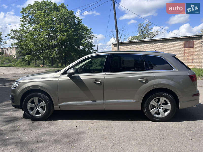Позашляховик / Кросовер Audi Q7 2017 в Кривому Розі