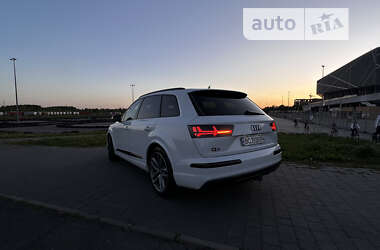 Позашляховик / Кросовер Audi Q7 2017 в Львові