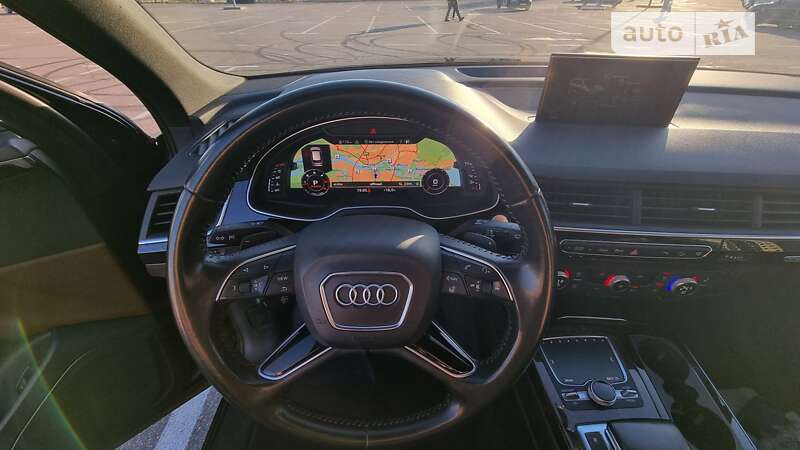 Позашляховик / Кросовер Audi Q7 2016 в Києві