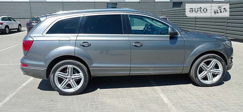 Позашляховик / Кросовер Audi Q7 2014 в Черкасах