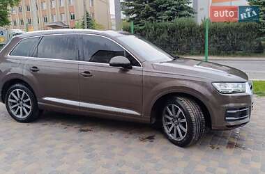 Внедорожник / Кроссовер Audi Q7 2018 в 