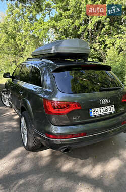 Внедорожник / Кроссовер Audi Q7 2015 в 