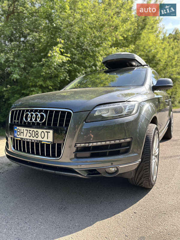 Внедорожник / Кроссовер Audi Q7 2015 в 