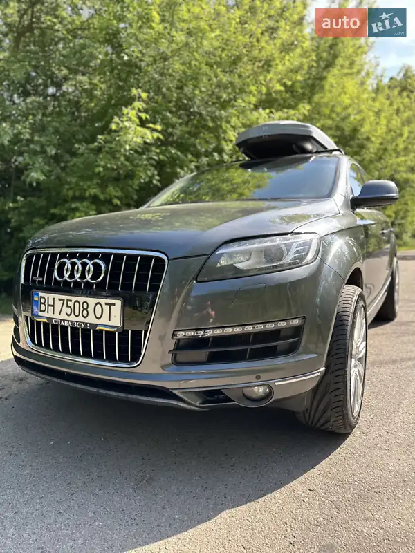 Внедорожник / Кроссовер Audi Q7 2015 в 