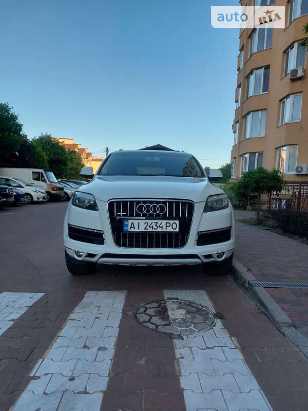 Внедорожник / Кроссовер Audi Q7 2014 в Киеве