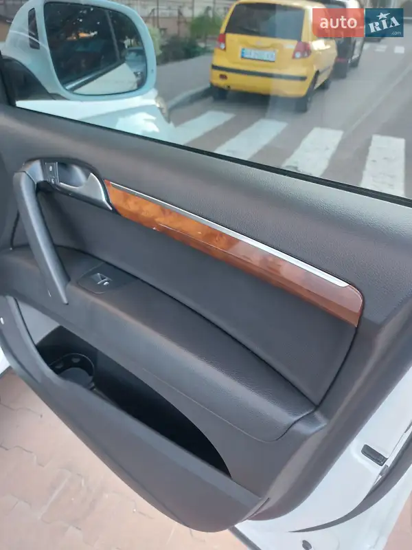 Audi Q7 2014 VIN WA1LGAFE1FD001476 фото оголошення 33 з 161