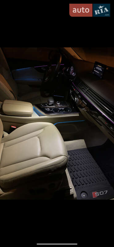 Позашляховик / Кросовер Audi Q7 2019 в Києві