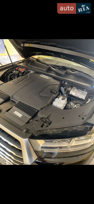 Позашляховик / Кросовер Audi Q7 2019 в Києві