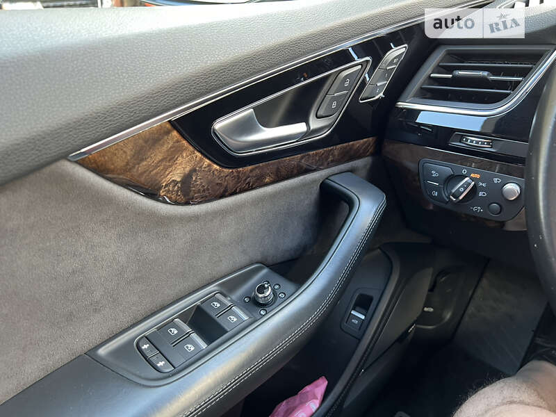 Внедорожник / Кроссовер Audi Q7 2019 в Луцке