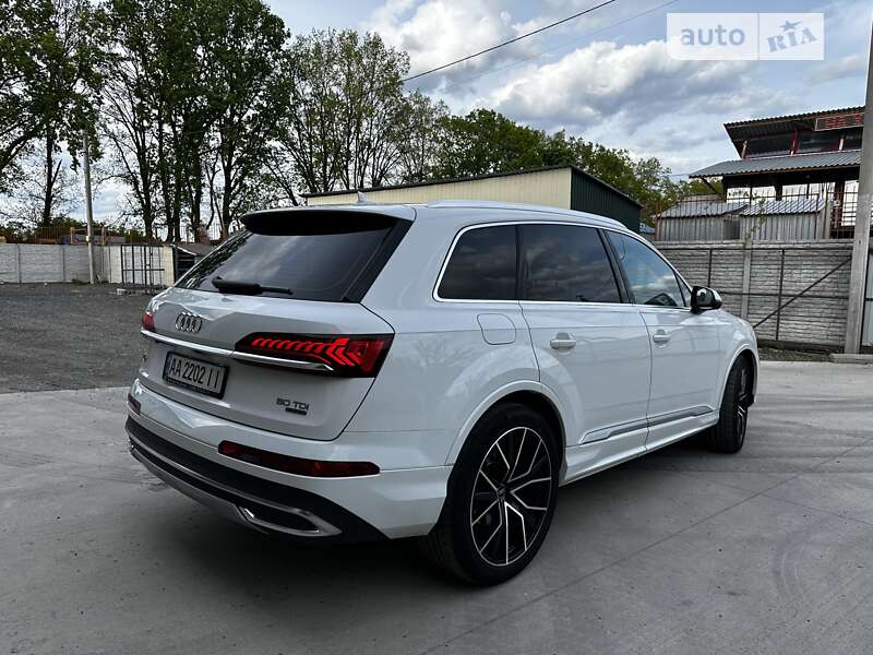 Позашляховик / Кросовер Audi Q7 2020 в Києві