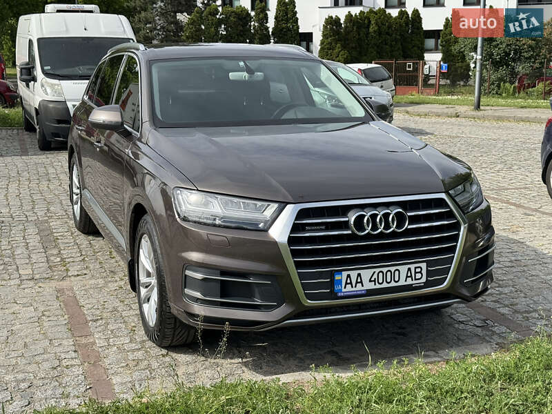 Внедорожник / Кроссовер Audi Q7 2015 в Киеве