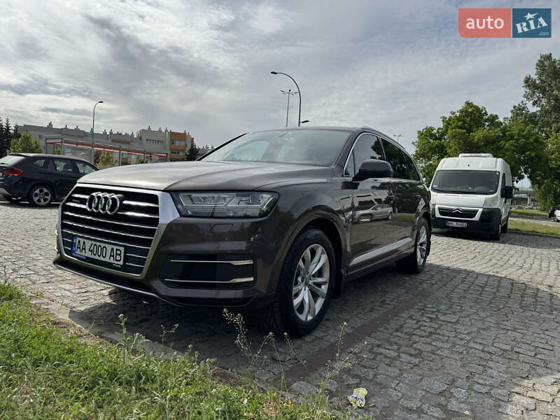 Внедорожник / Кроссовер Audi Q7 2015 в Киеве