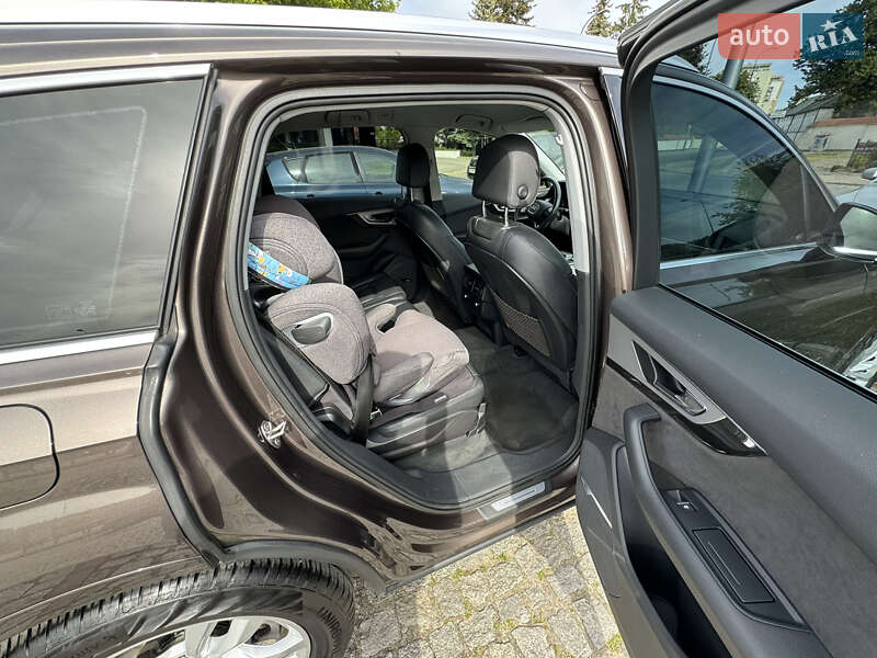 Внедорожник / Кроссовер Audi Q7 2015 в Киеве