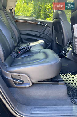 Внедорожник / Кроссовер Audi Q7 2015 в 