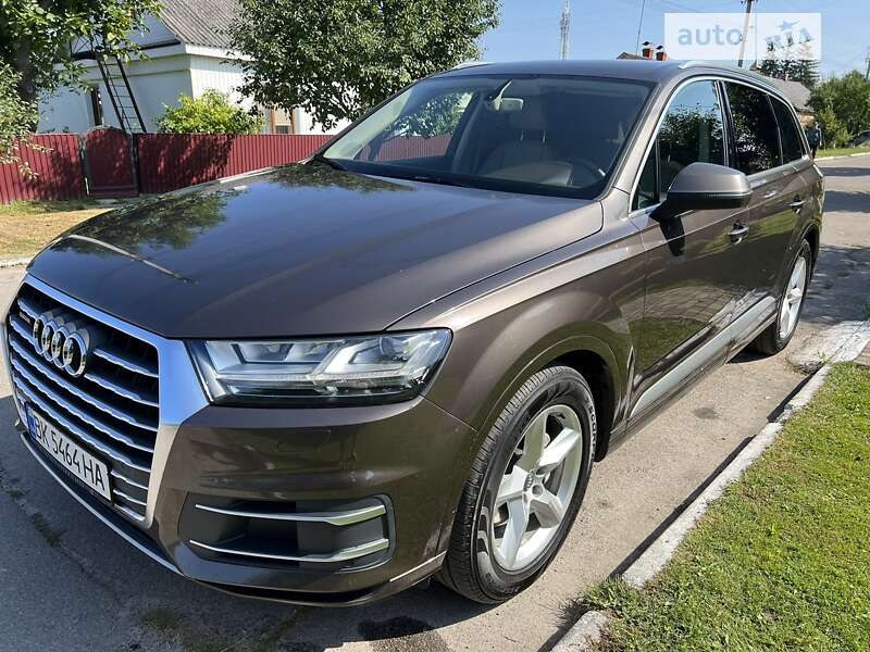 Позашляховик / Кросовер Audi Q7 2015 в Олевську