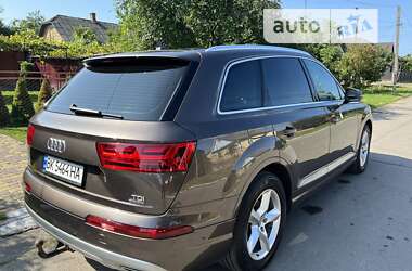 Позашляховик / Кросовер Audi Q7 2015 в Олевську