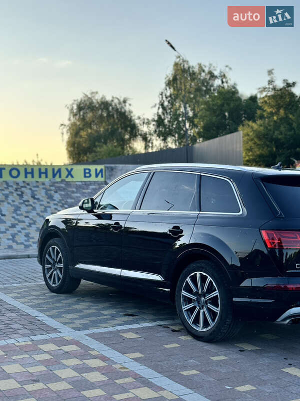 Внедорожник / Кроссовер Audi Q7 2016 в Городенке