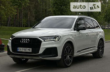 Внедорожник / Кроссовер Audi Q7 2020 в Киеве