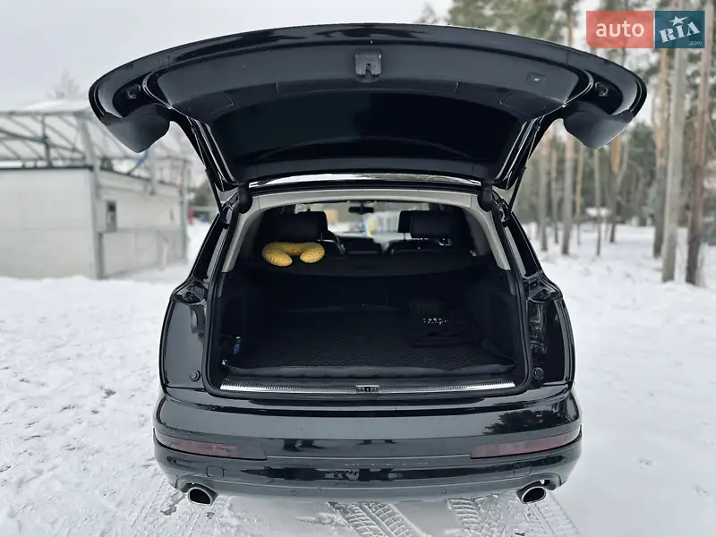 Позашляховик / Кросовер Audi Q7 2013 в 