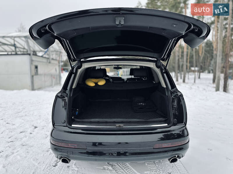 Позашляховик / Кросовер Audi Q7 2013 в Глухові