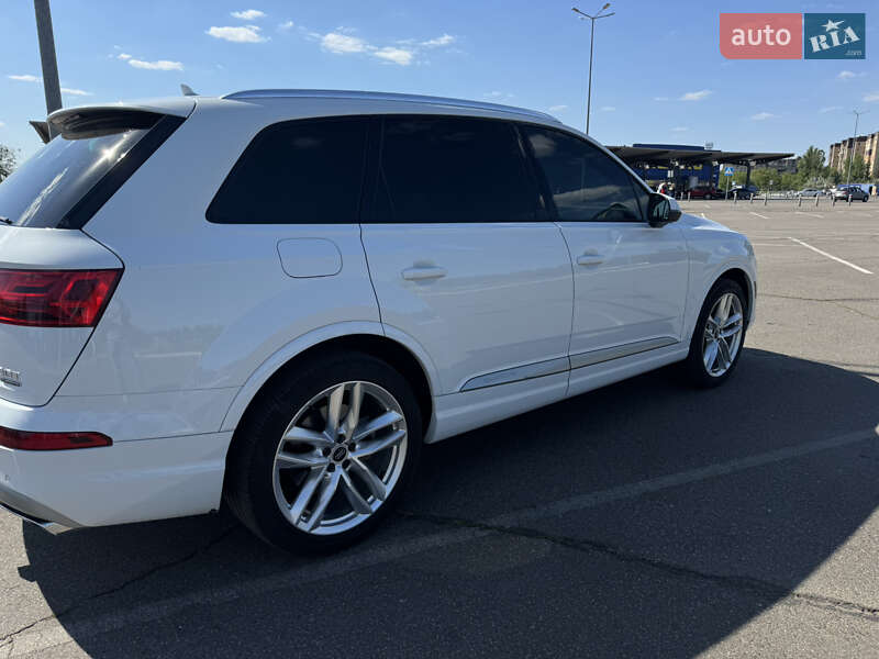 Позашляховик / Кросовер Audi Q7 2016 в Кривому Розі