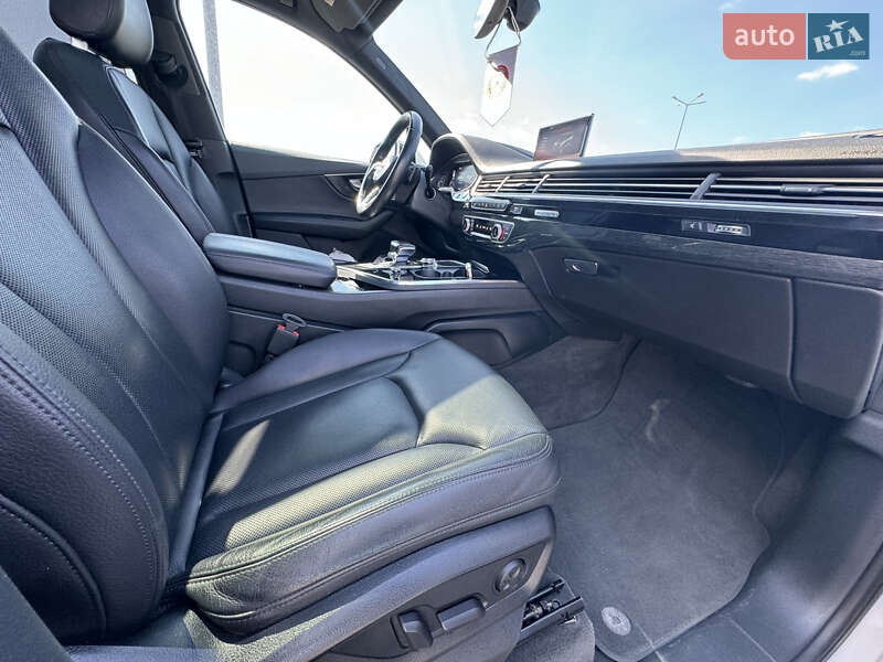 Позашляховик / Кросовер Audi Q7 2016 в Кривому Розі