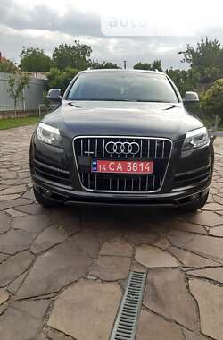 Позашляховик / Кросовер Audi Q7 2015 в 
