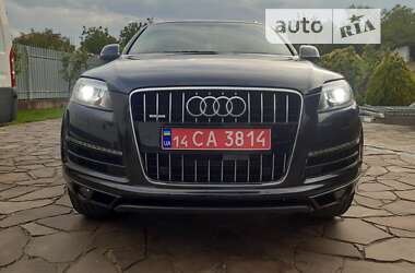 Позашляховик / Кросовер Audi Q7 2015 в 