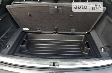Позашляховик / Кросовер Audi Q7 2015 в 
