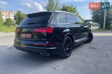 Внедорожник / Кроссовер Audi Q7 2016 в 