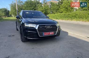 Внедорожник / Кроссовер Audi Q7 2016 в 