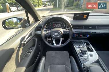 Внедорожник / Кроссовер Audi Q7 2016 в 