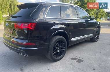 Внедорожник / Кроссовер Audi Q7 2016 в 