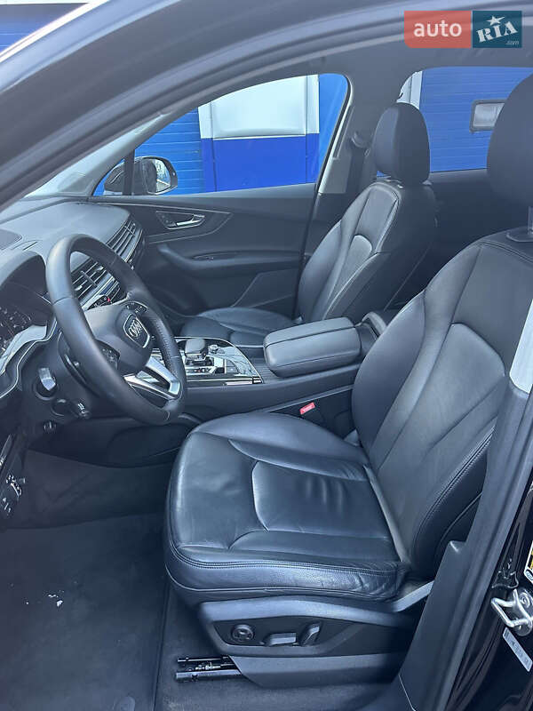 Внедорожник / Кроссовер Audi Q7 2015 в Пустомытах