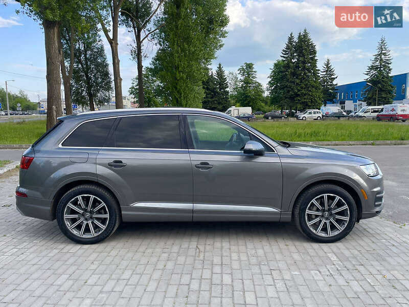 Позашляховик / Кросовер Audi Q7 2017 в Львові