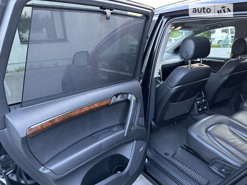 Позашляховик / Кросовер Audi Q7 2015 в Рівному