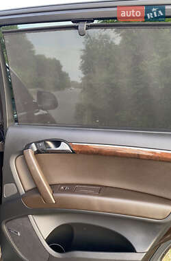 Внедорожник / Кроссовер Audi Q7 2012 в 